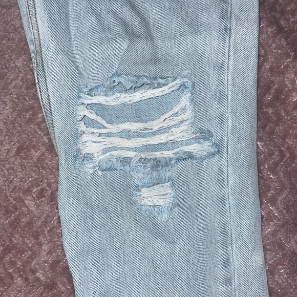 Light wash, distressed jeans, size 25 - Picture 2 of 8